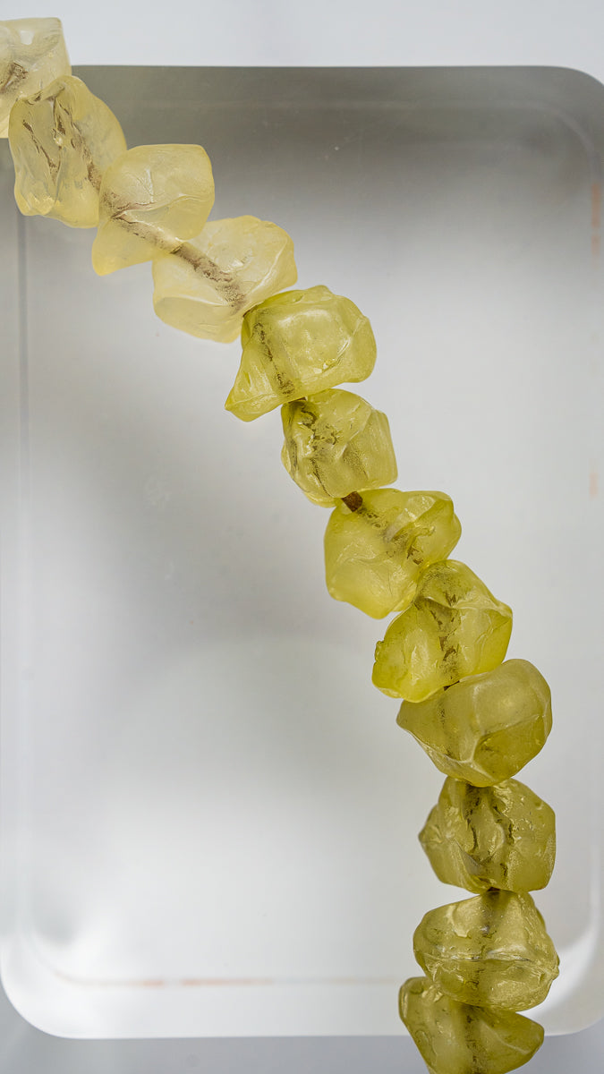 Green Vintage Resin - Nugget - 15-17x19-21mmm - 12 per strand